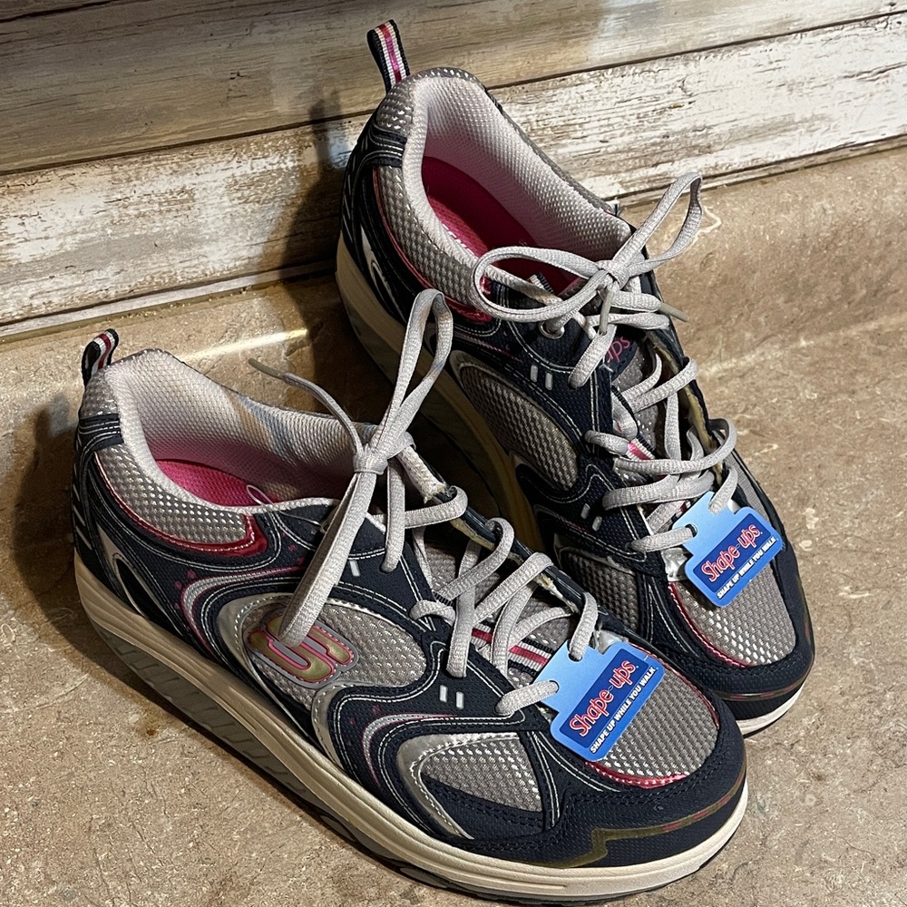 Skechers Size 8.5 Shape-Ups Sneakers